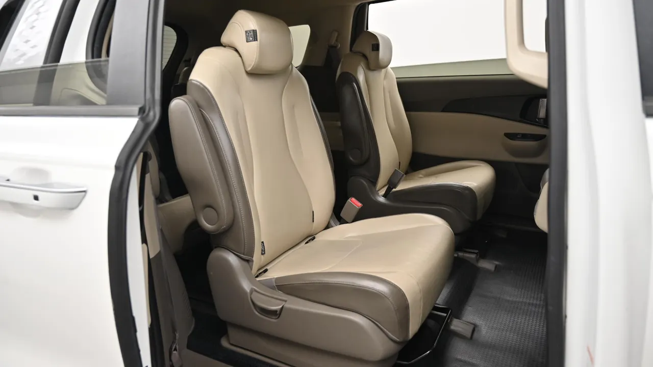 Kia Carnival — miniaturë 12