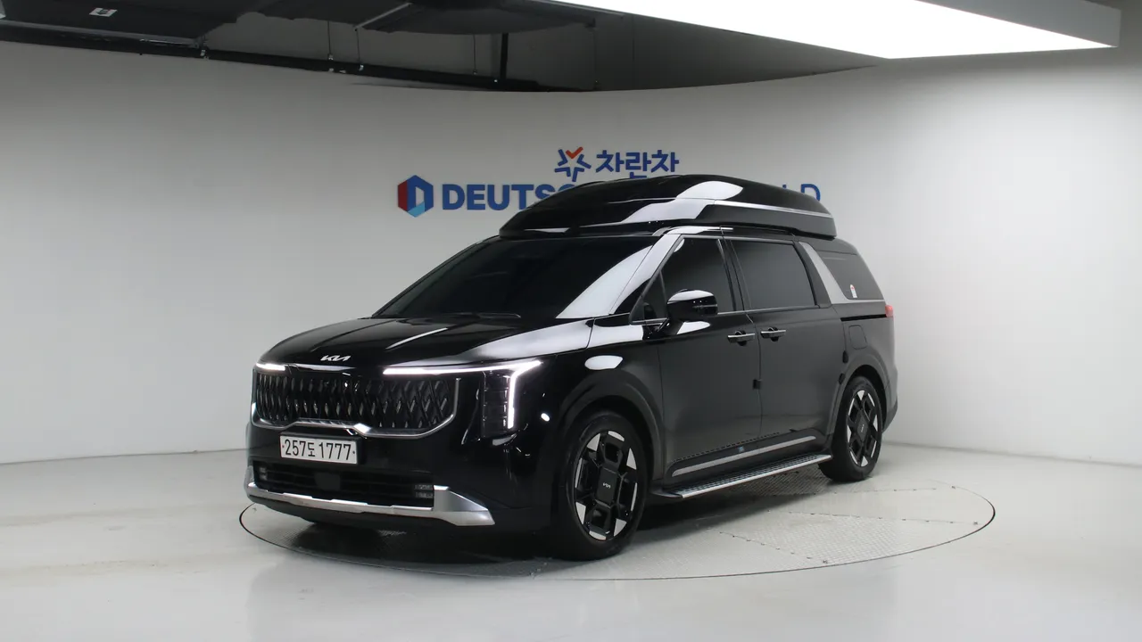 Kia Carnival Gasoline 7-Seater Hi Limousine — foto 1