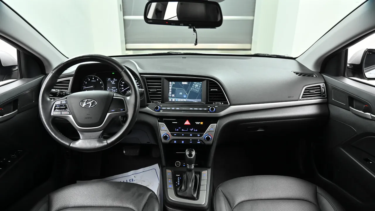 Hyundai Avante — miniaturë 7