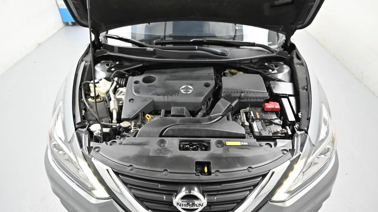 Nissan Altima — miniaturë 6