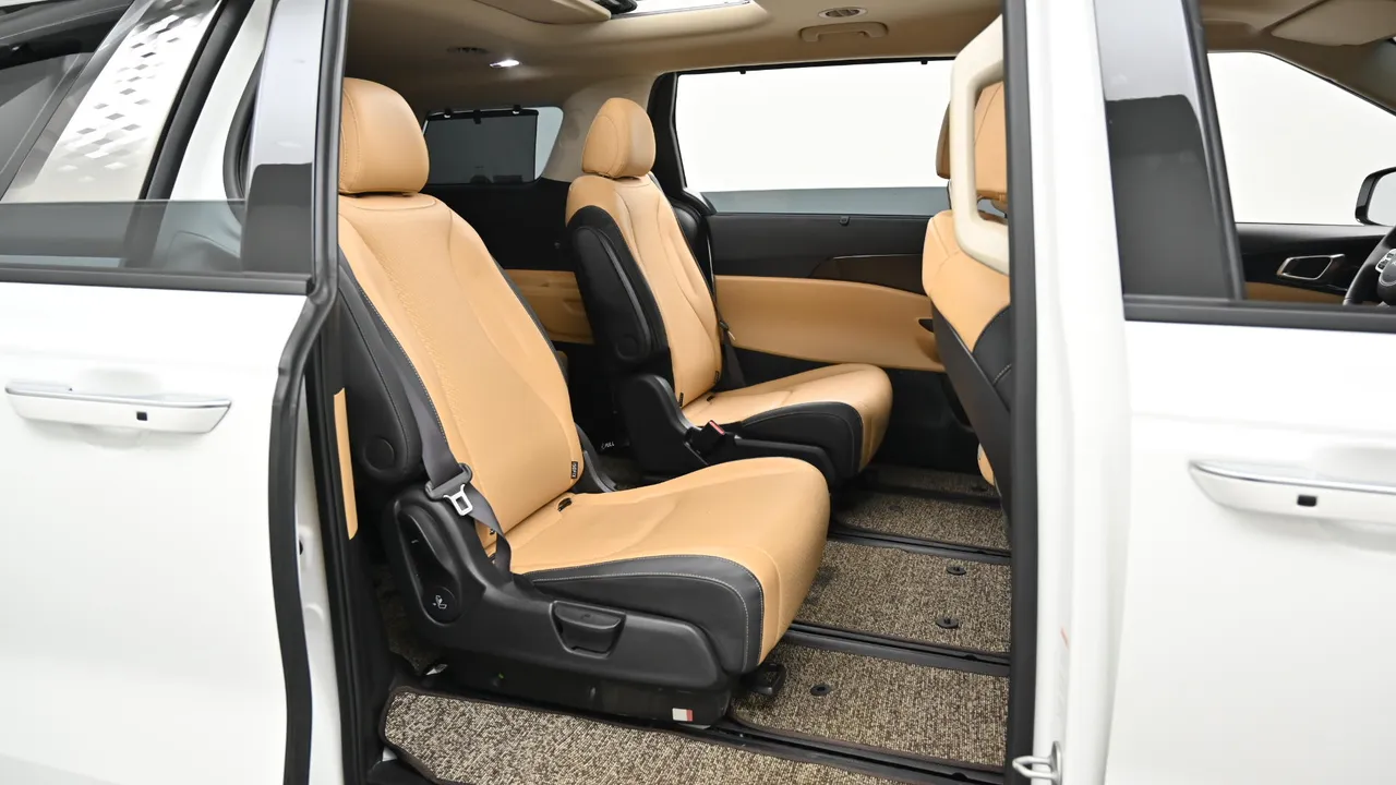 Kia Carnival — miniaturë 12