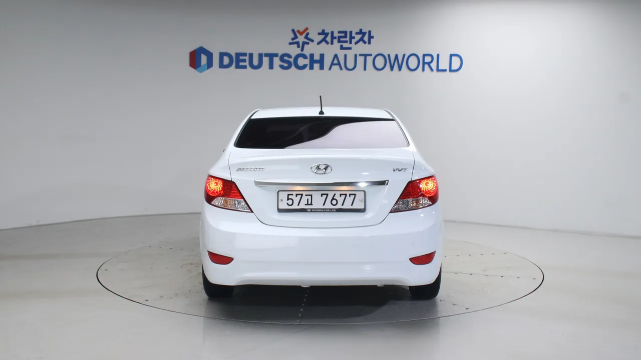 Hyundai Accent — miniaturë 4