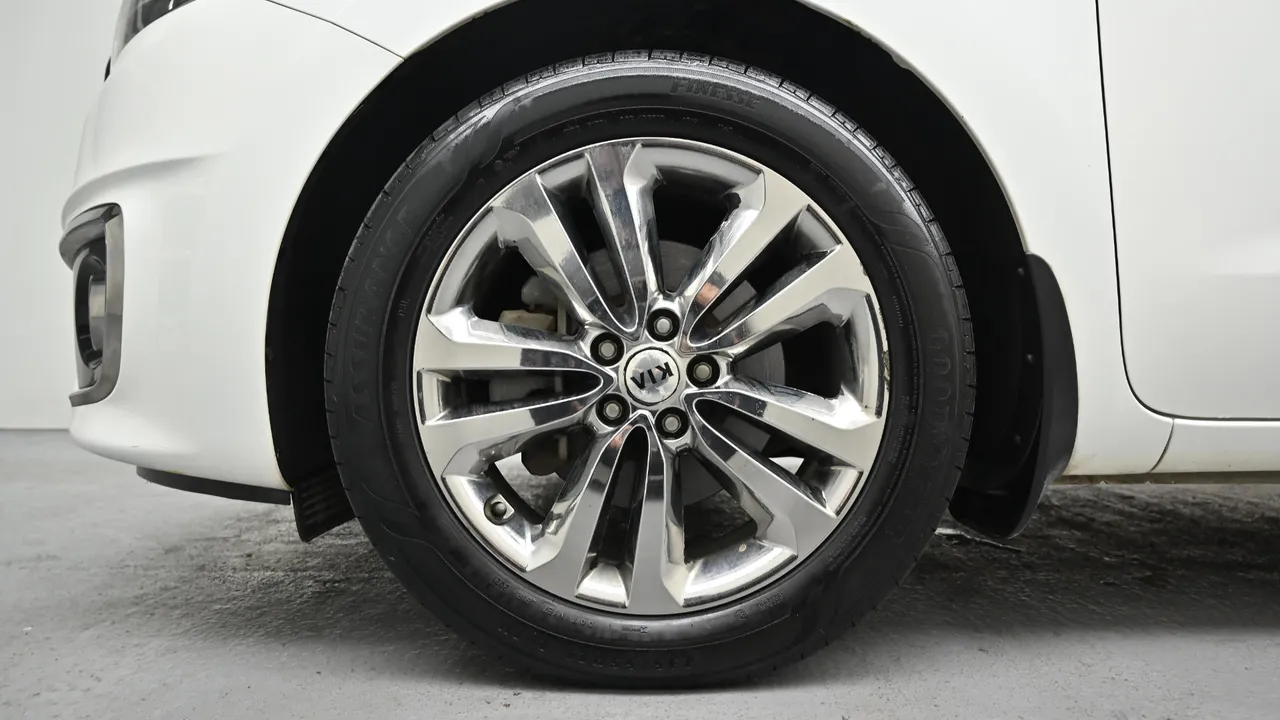 Kia Carnival — miniaturë 27