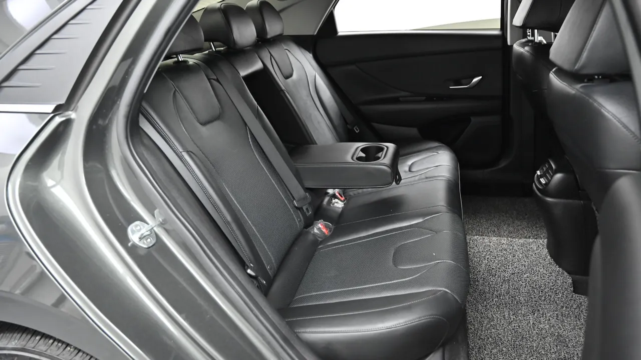 Hyundai Avante — miniaturë 12