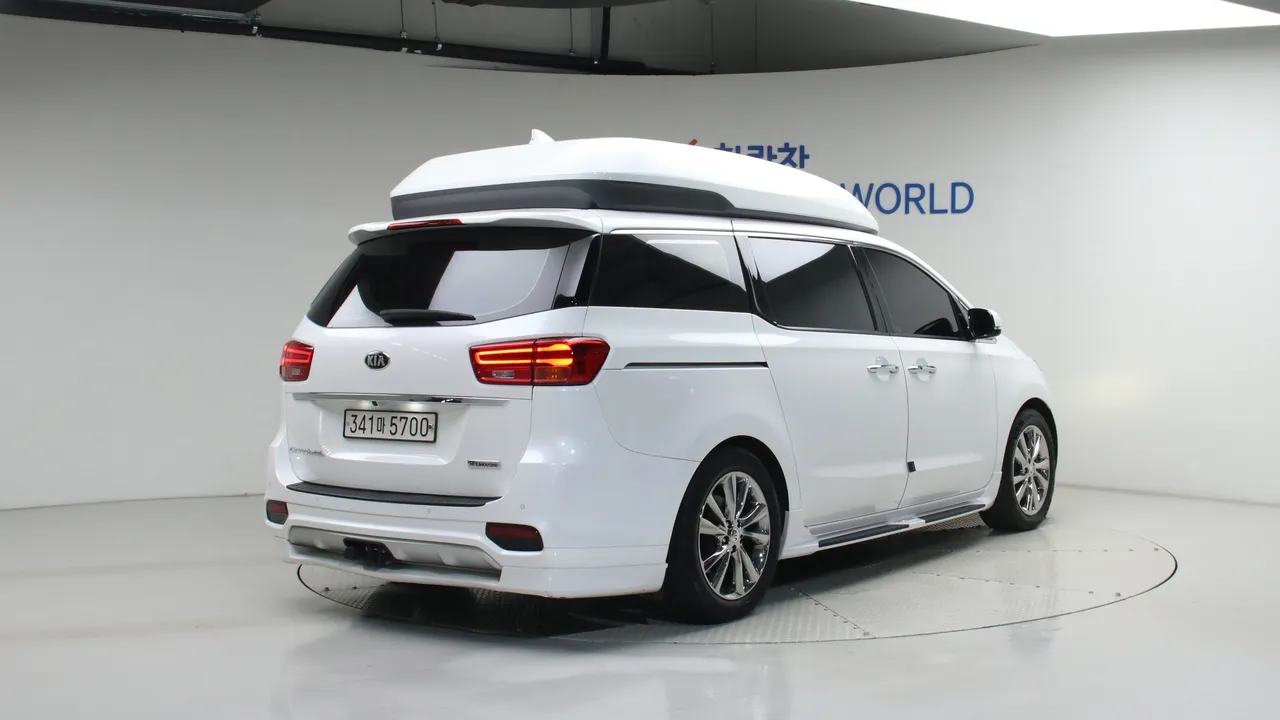 Kia Carnival — miniaturë 2