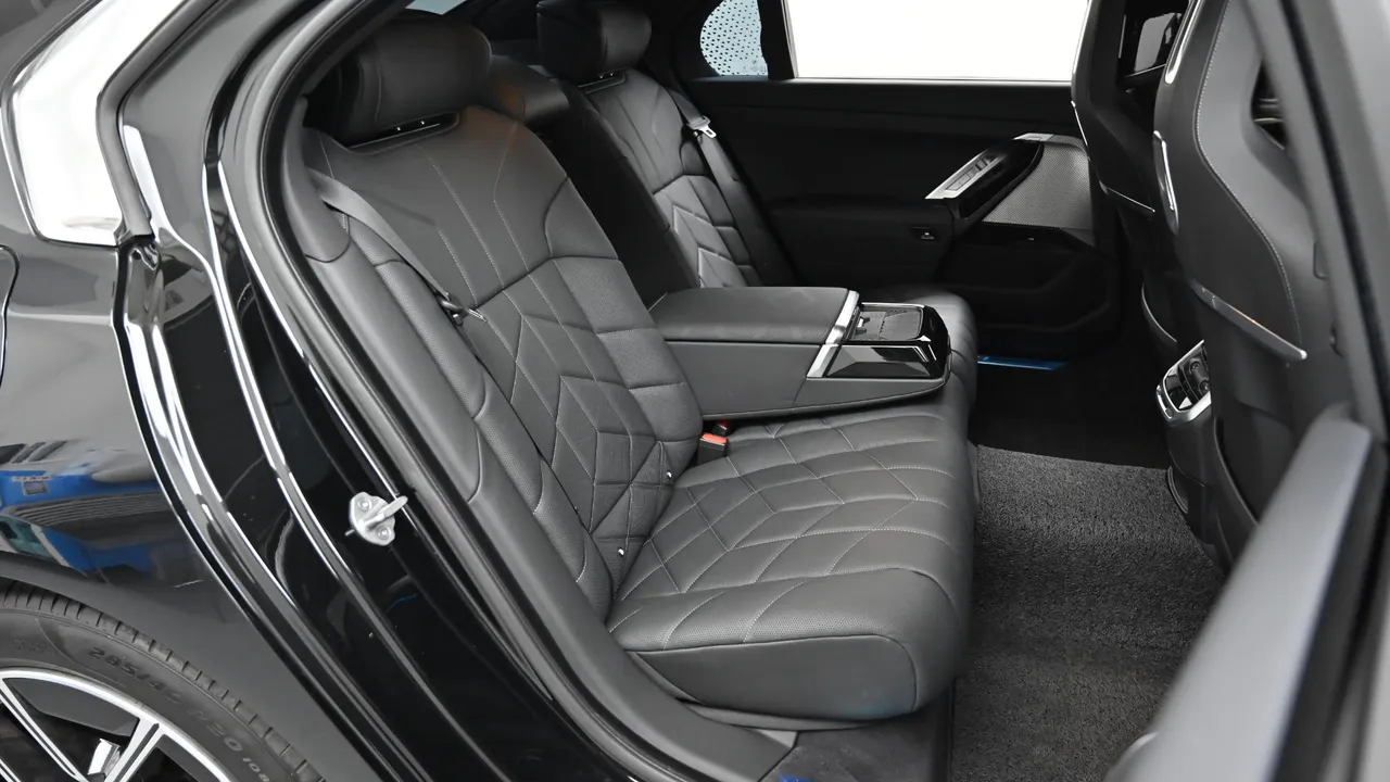 BMW 7er — miniaturë 12