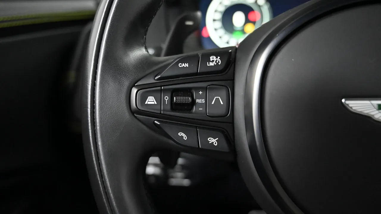 Aston Martin DBX — miniaturë 18
