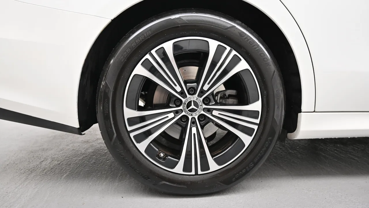Mercedes-Benz E-klasse — miniaturë 5