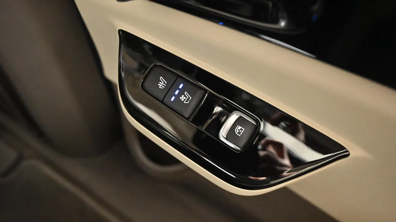 Kia Carnival — miniaturë 16