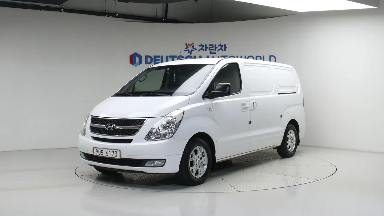 Hyundai Starex 3인승 밴 CVX 럭셔리 — foto 1