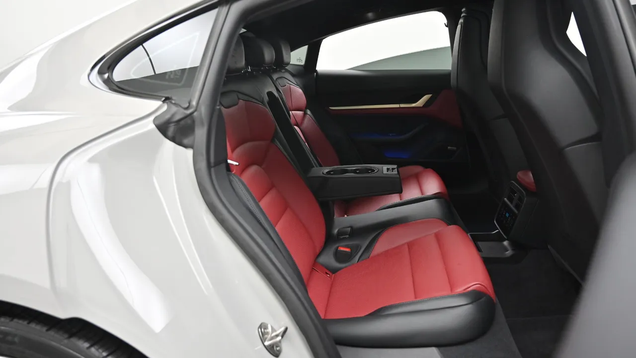 Porsche Taycan — miniaturë 21