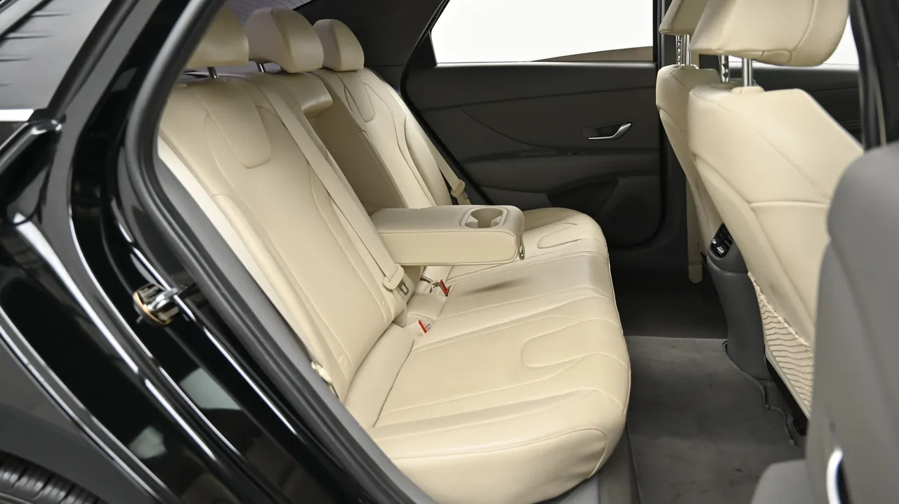 Hyundai Avante — miniaturë 12