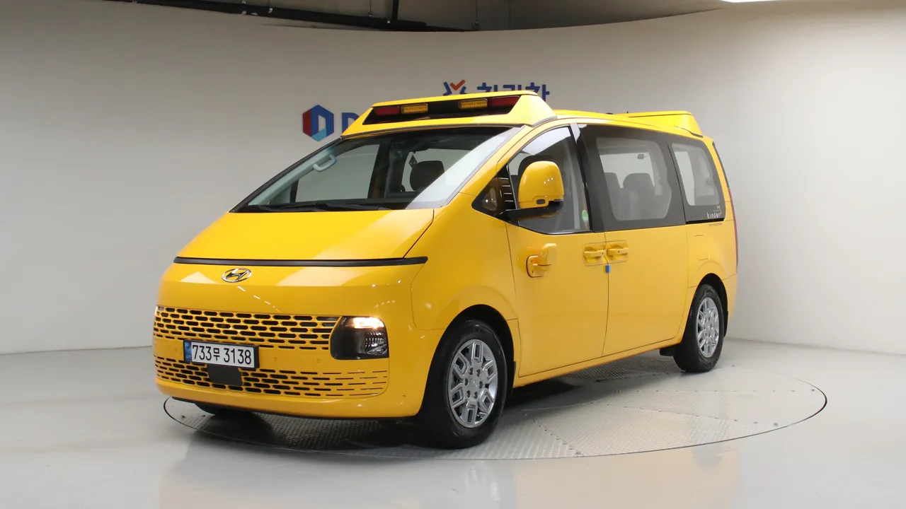 Hyundai Staria LPG 3.5 어린이 보호차 11인승 — foto 1