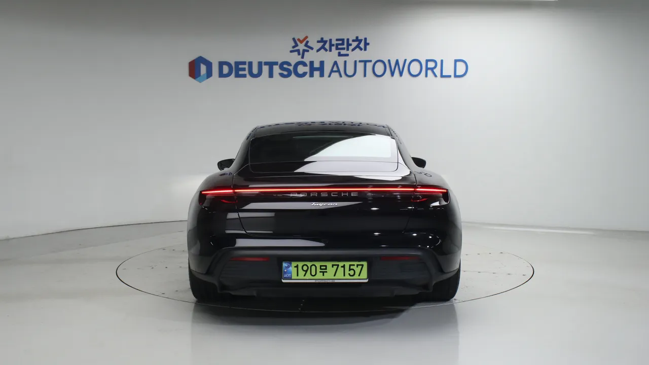 Porsche Taycan 93.4kWh Base