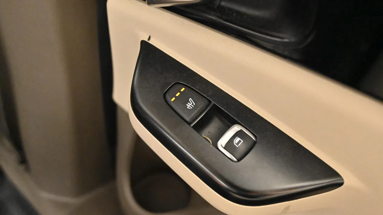 Kia Carnival — miniaturë 16