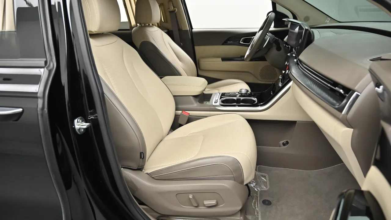 Kia Carnival — miniaturë 10