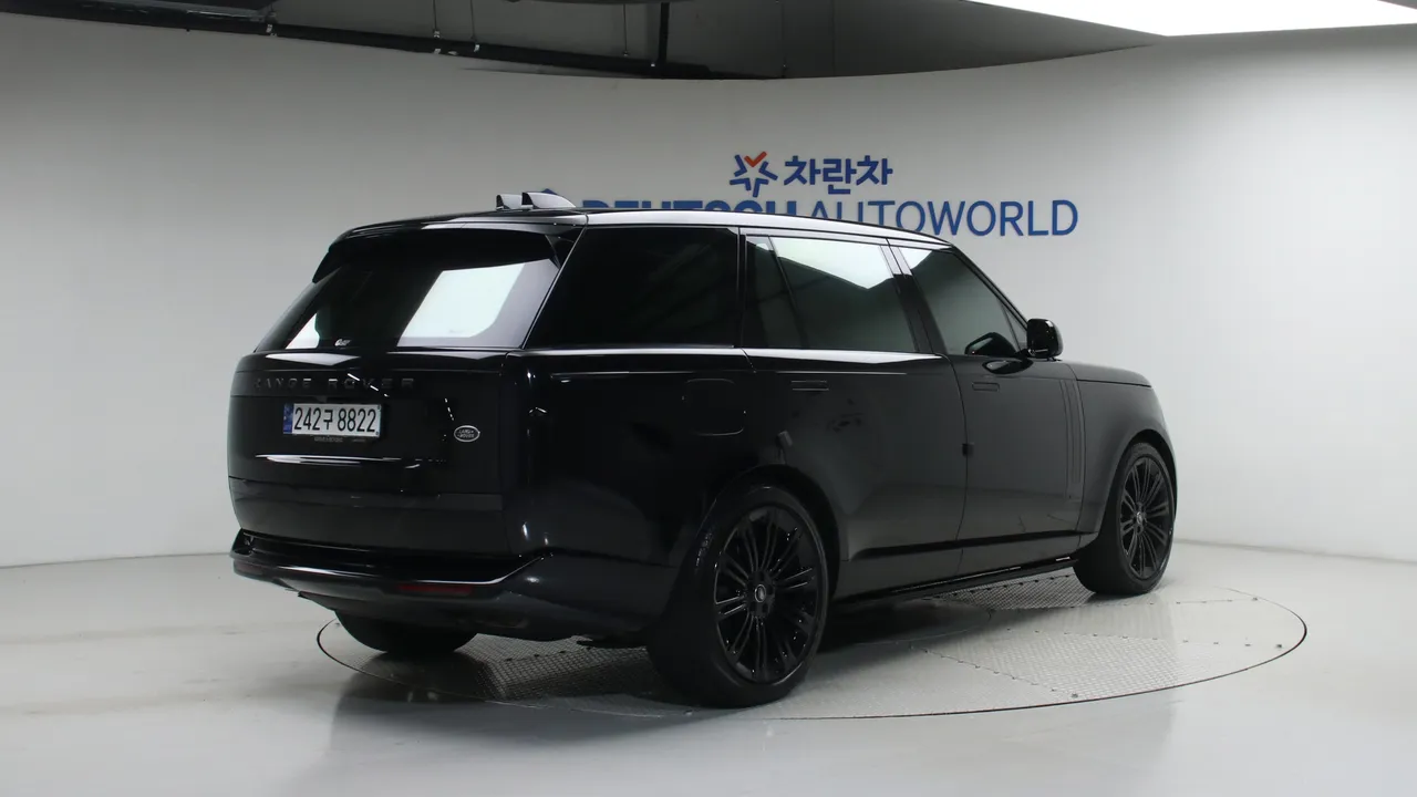 Land Rover Range Rover — miniaturë 2