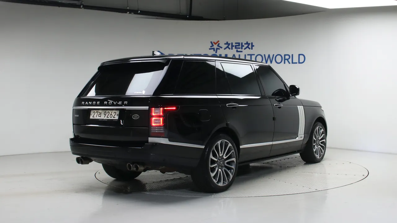 Land Rover Range Rover — miniaturë 2