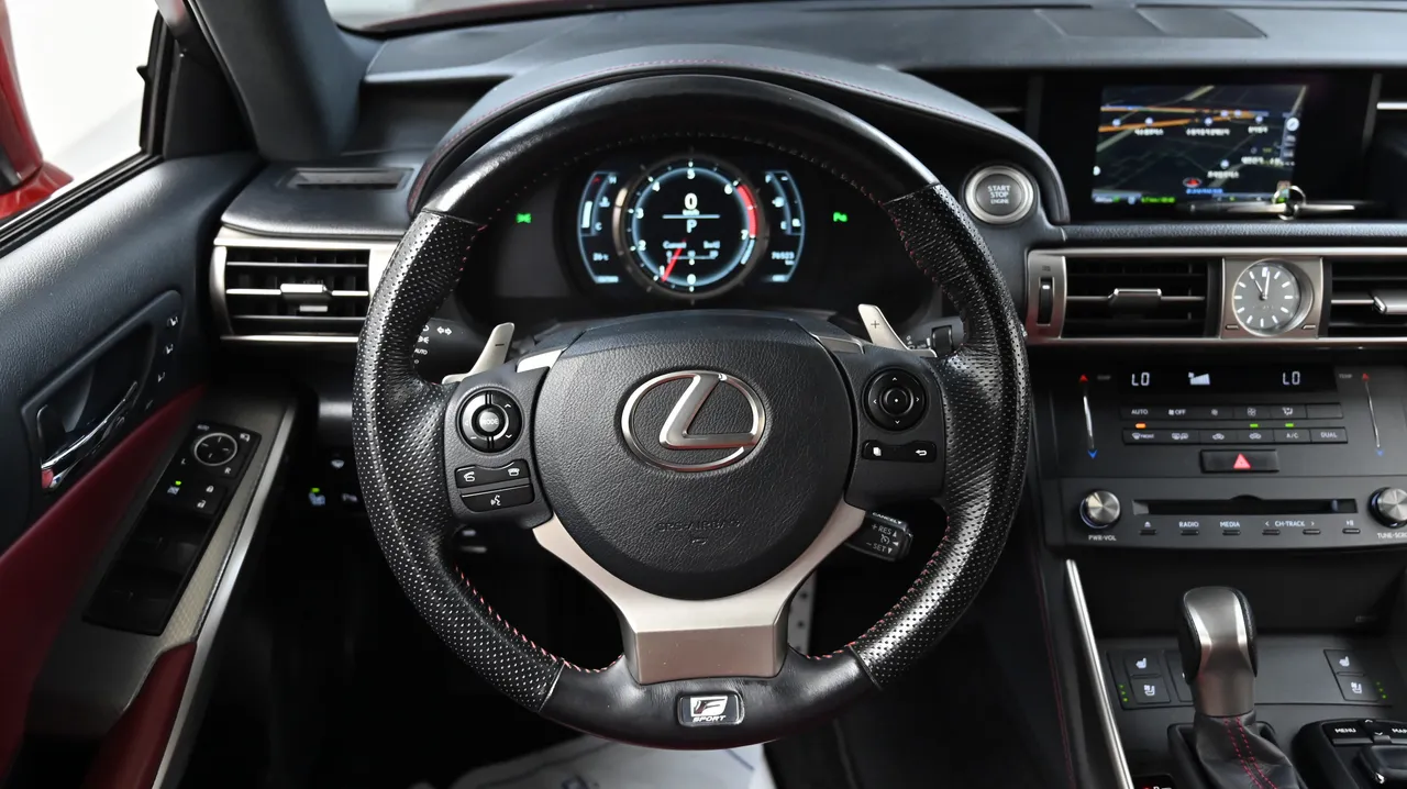 Lexus IS — miniaturë 13