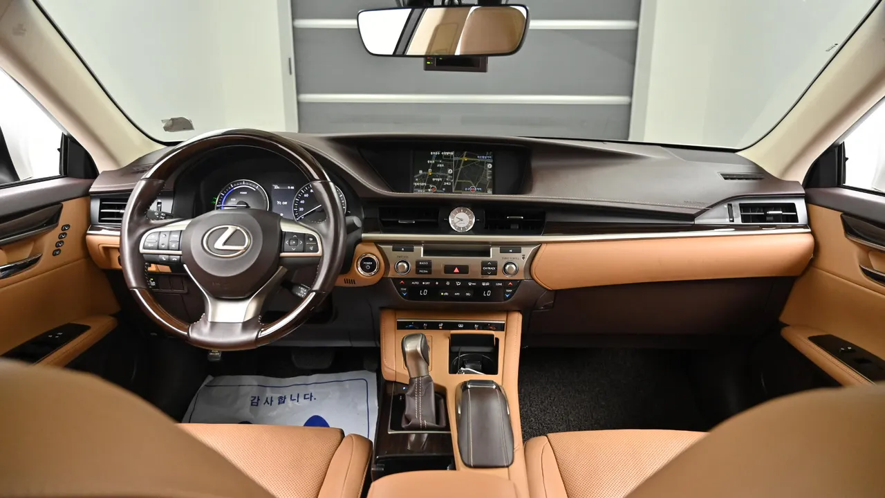 Lexus ES — miniaturë 7