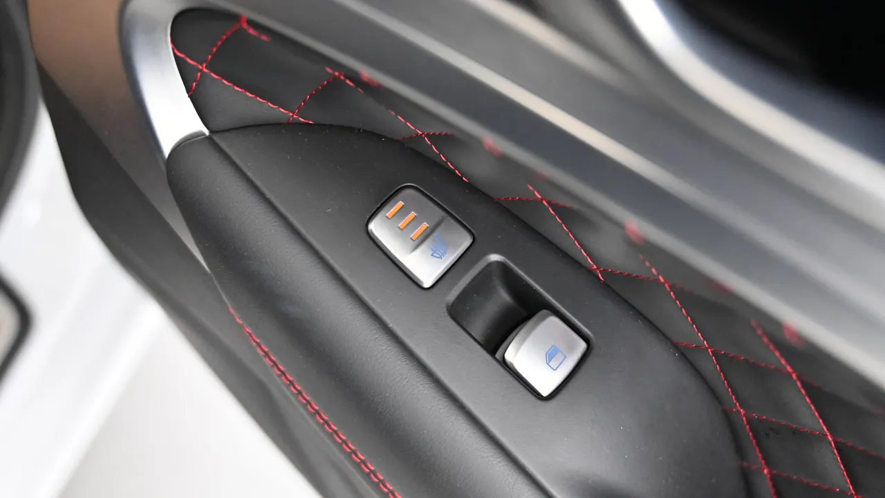 Genesis G70 — miniaturë 16