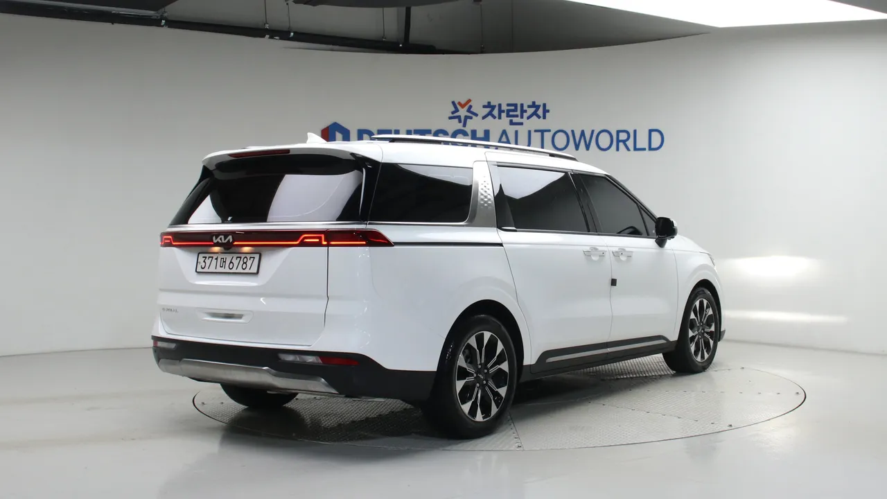 Kia Carnival — miniaturë 2
