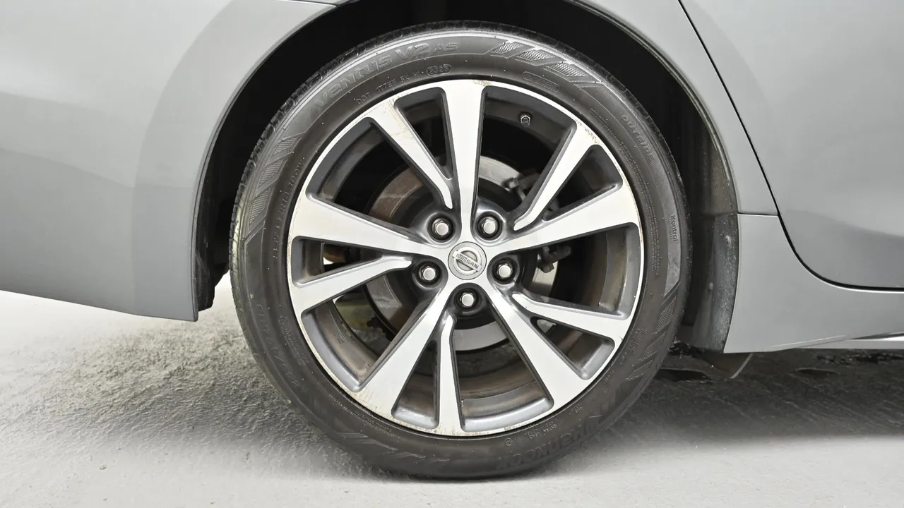Nissan Maxima — miniaturë 5