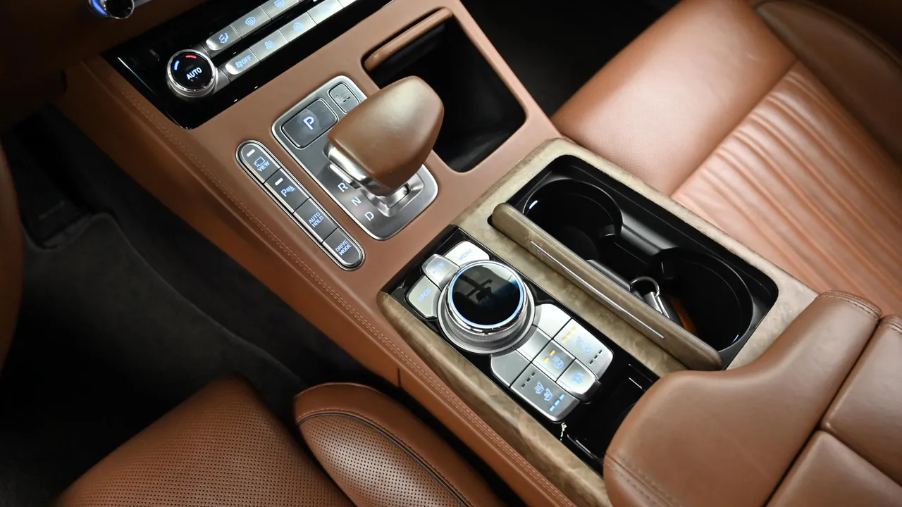 Genesis G90 — miniaturë 9
