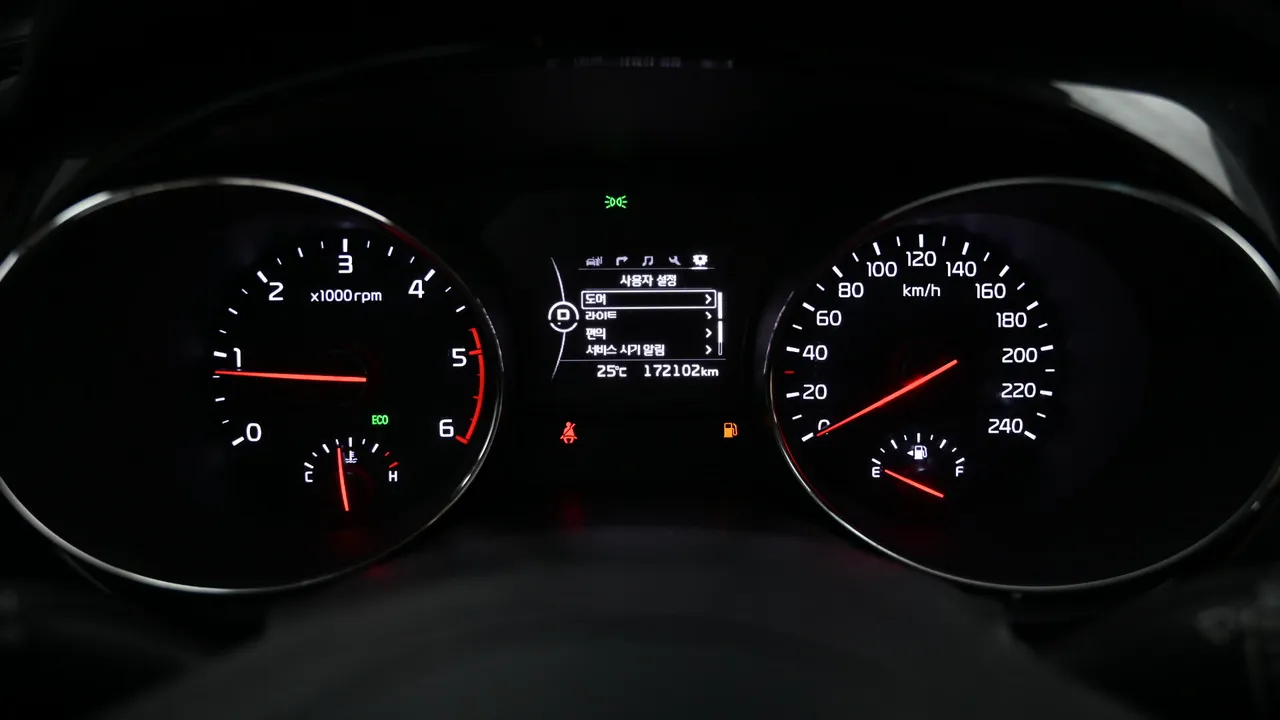 Kia Carnival — miniaturë 8