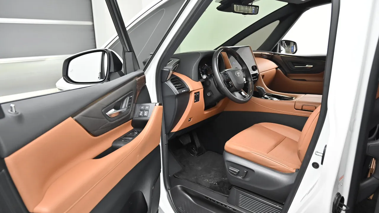 Toyota Alphard — miniaturë 11