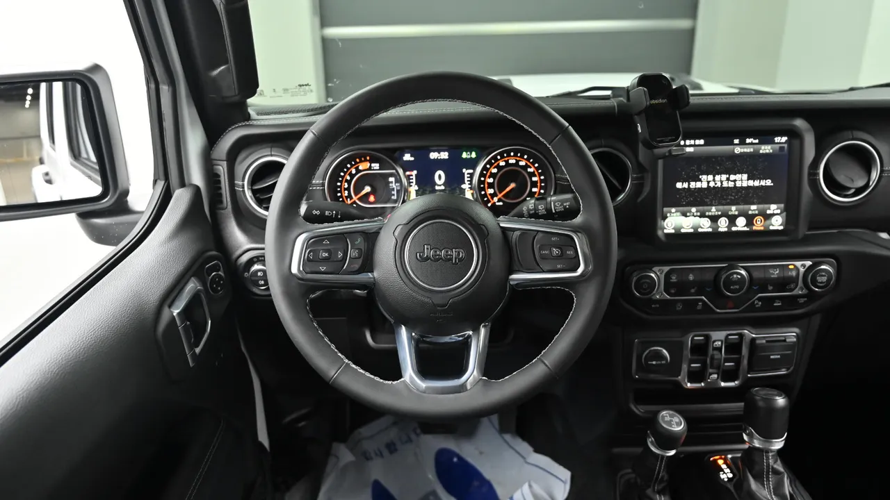 Jeep Wrangler — miniaturë 13