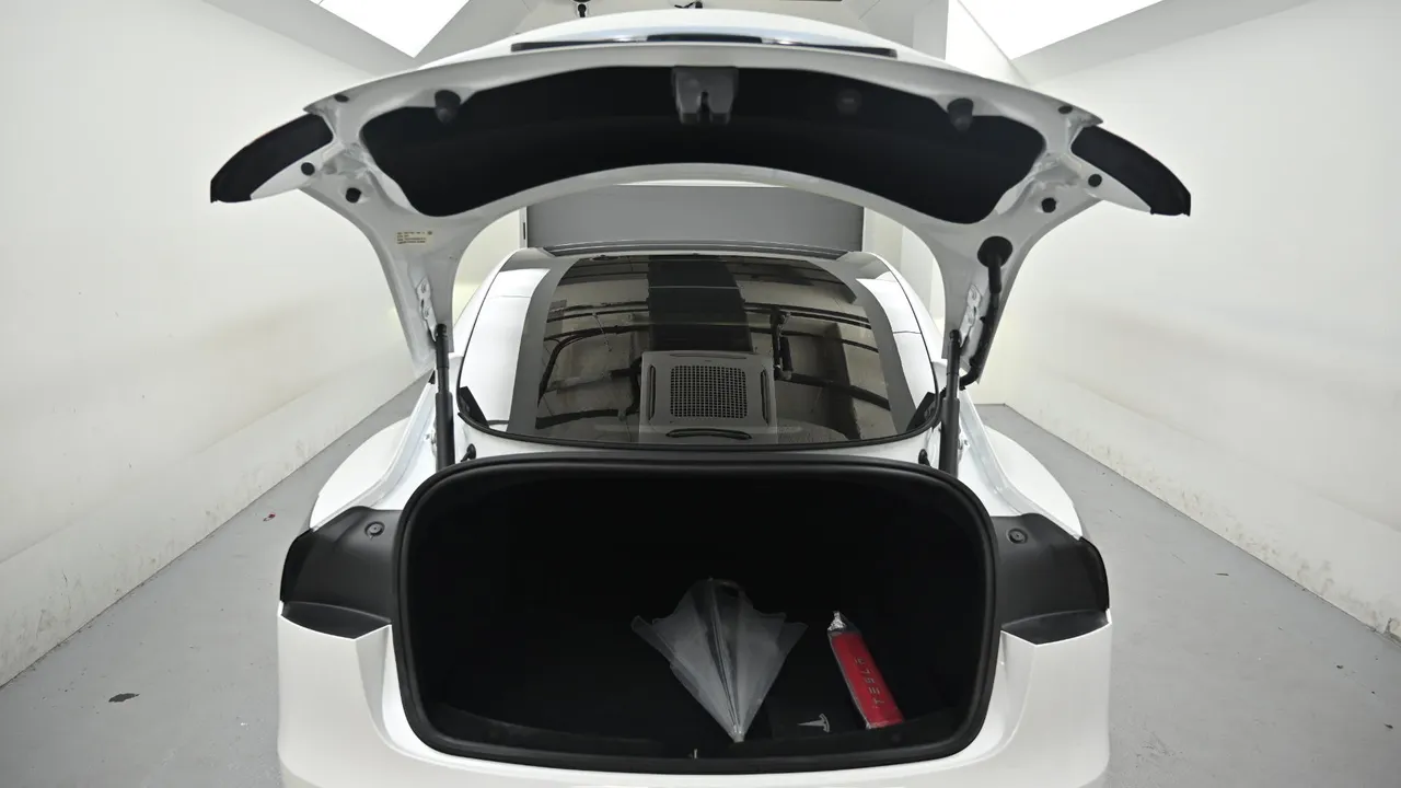 Tesla Model 3 — miniaturë 19