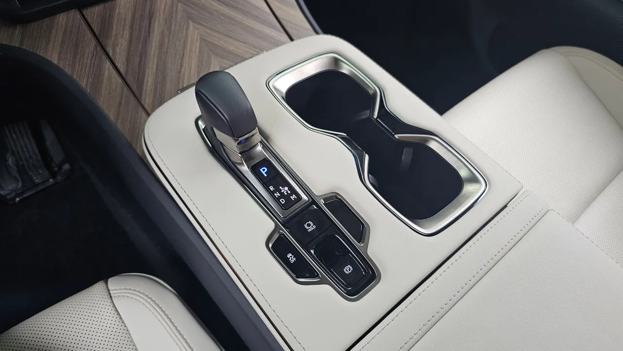Lexus LM 2nd Generation 500h Executive