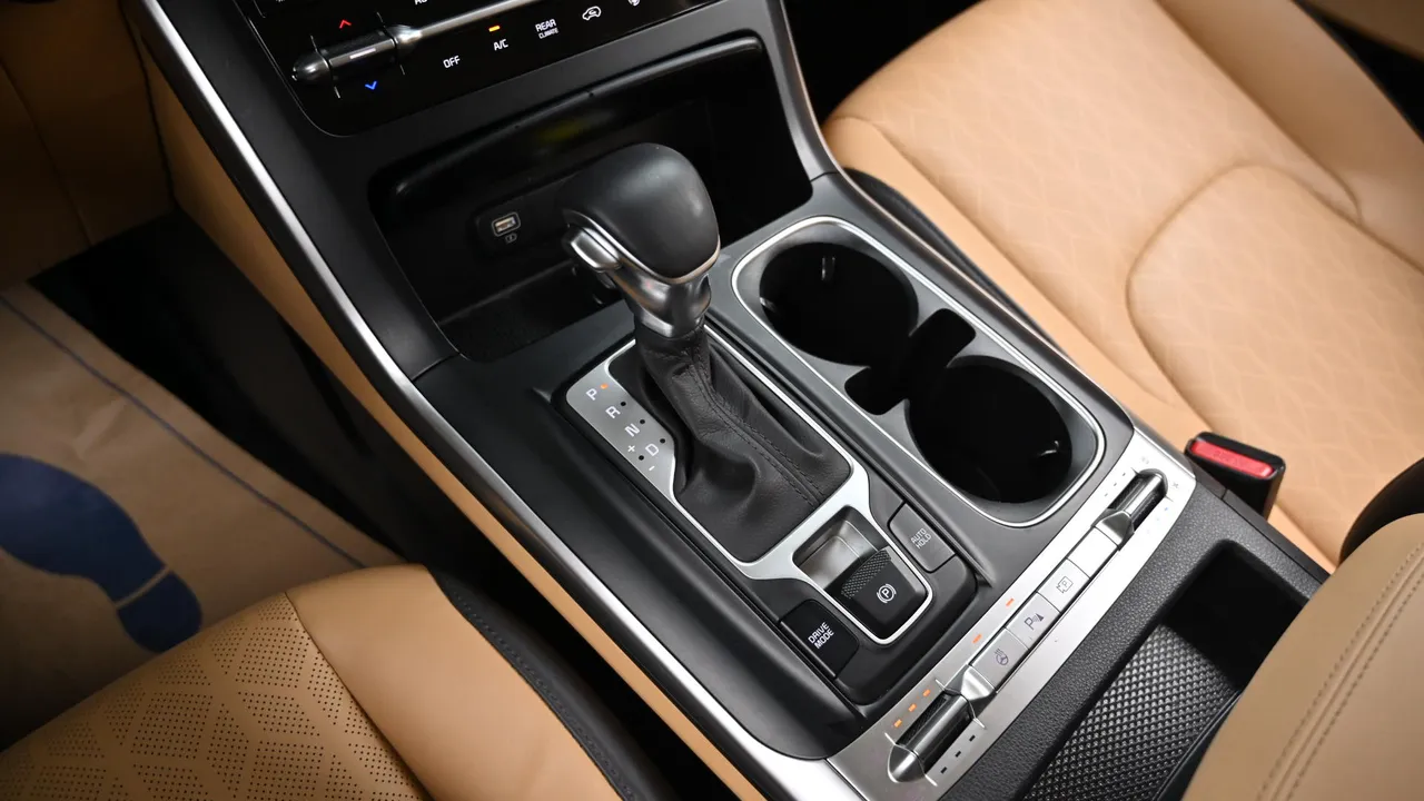 Kia Carnival — miniaturë 9