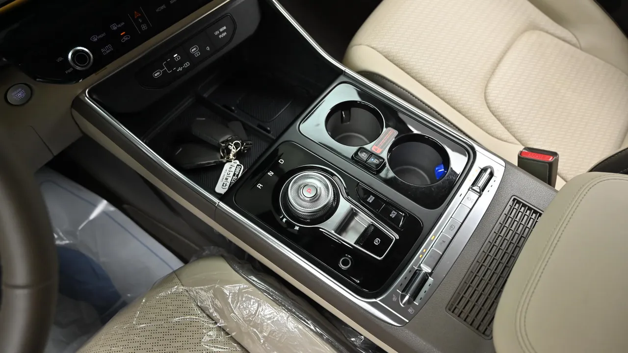 Kia Carnival — miniaturë 9