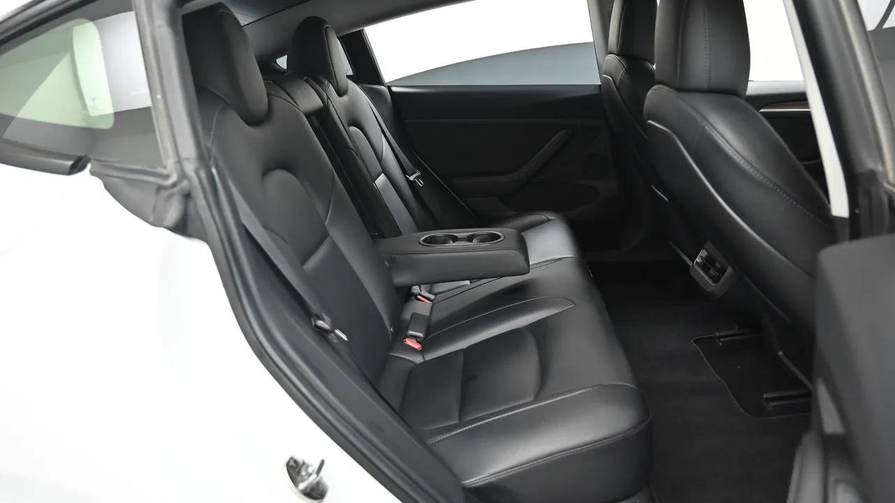 Tesla Model 3 — miniaturë 12