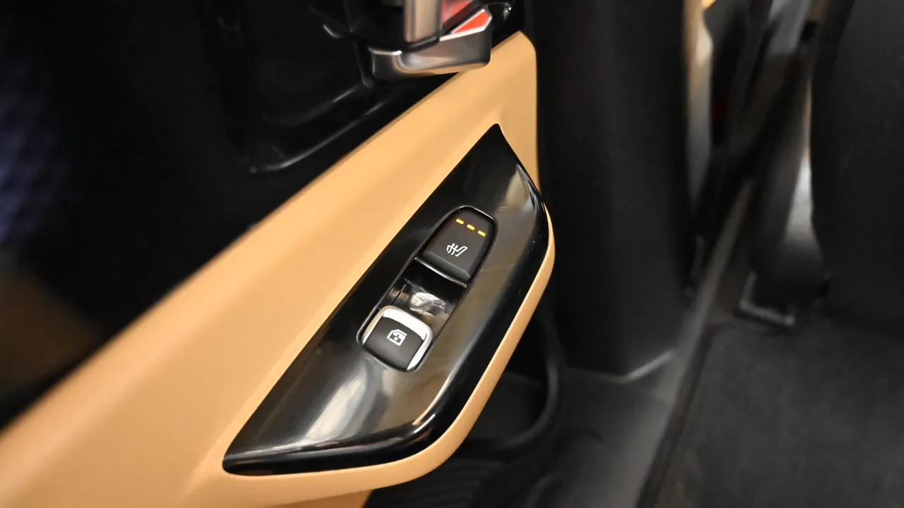 Kia Carnival — miniaturë 16