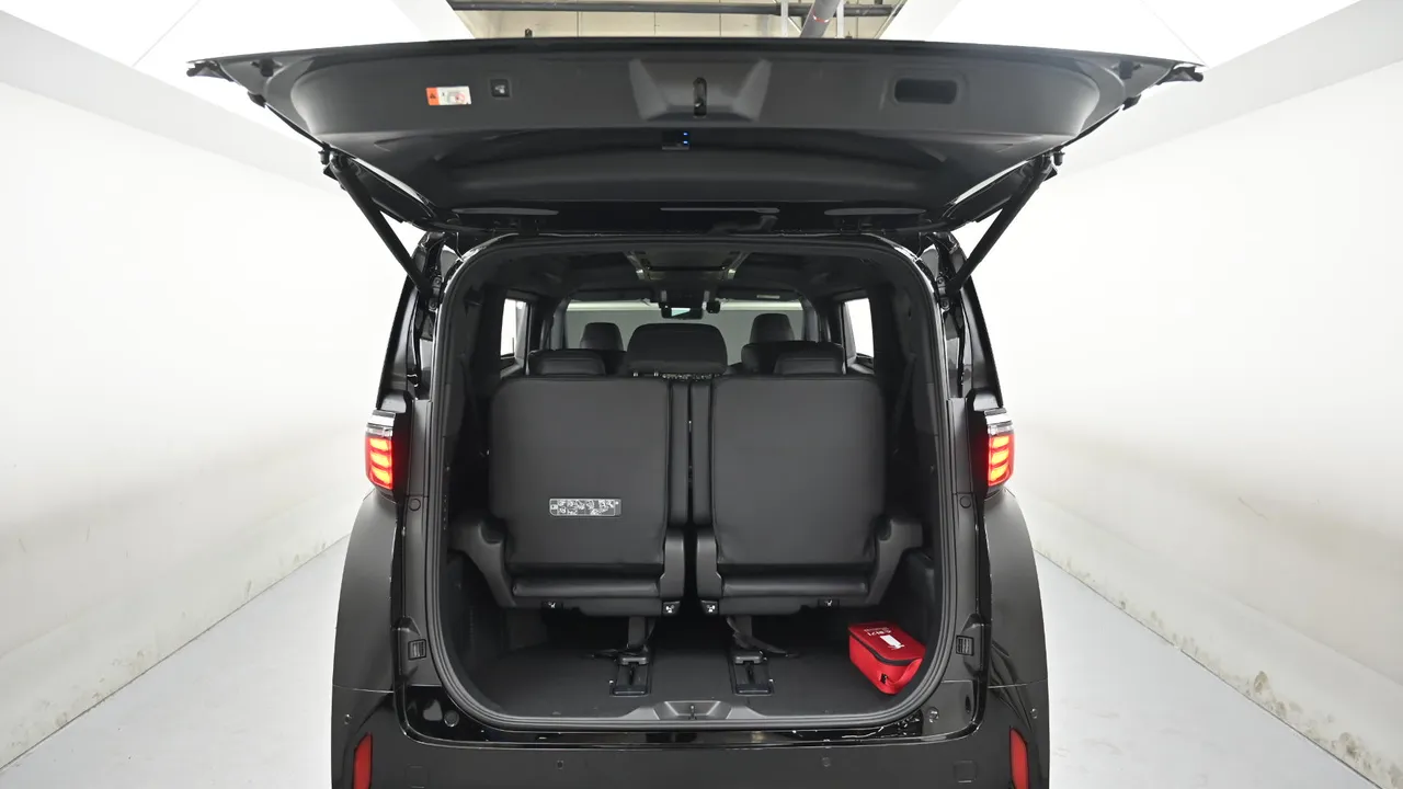 Toyota Alphard — miniaturë 19