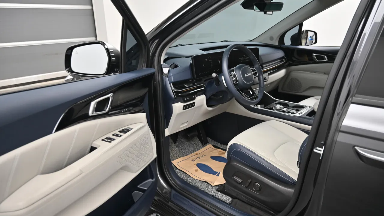 Kia Carnival — miniaturë 11