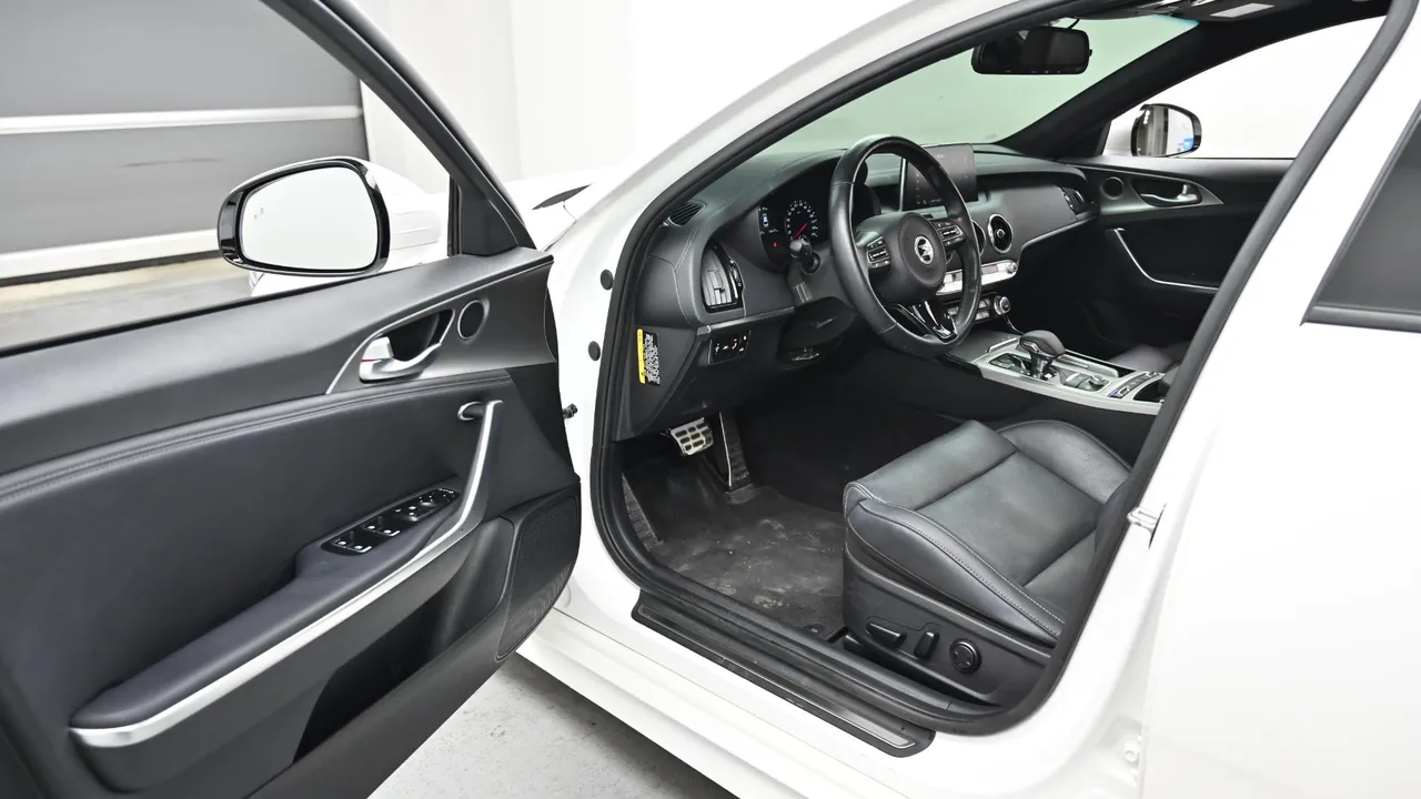 Kia Stinger — miniaturë 11