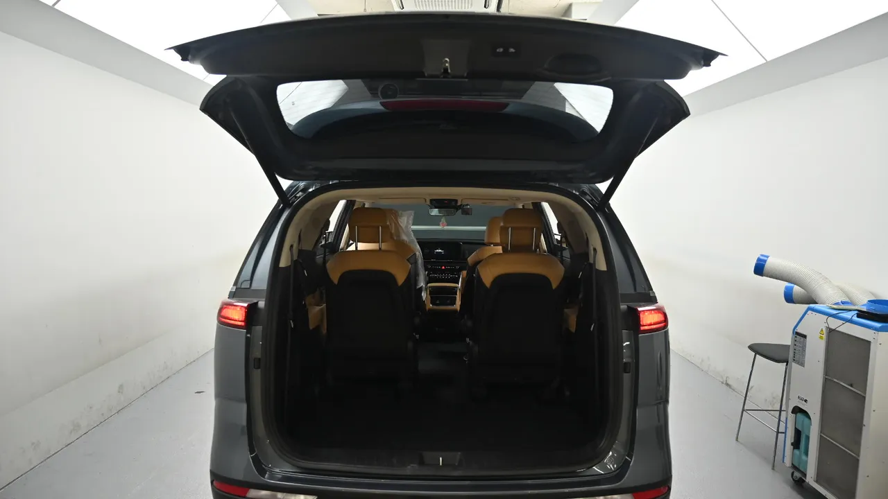 Kia Carnival — miniaturë 19