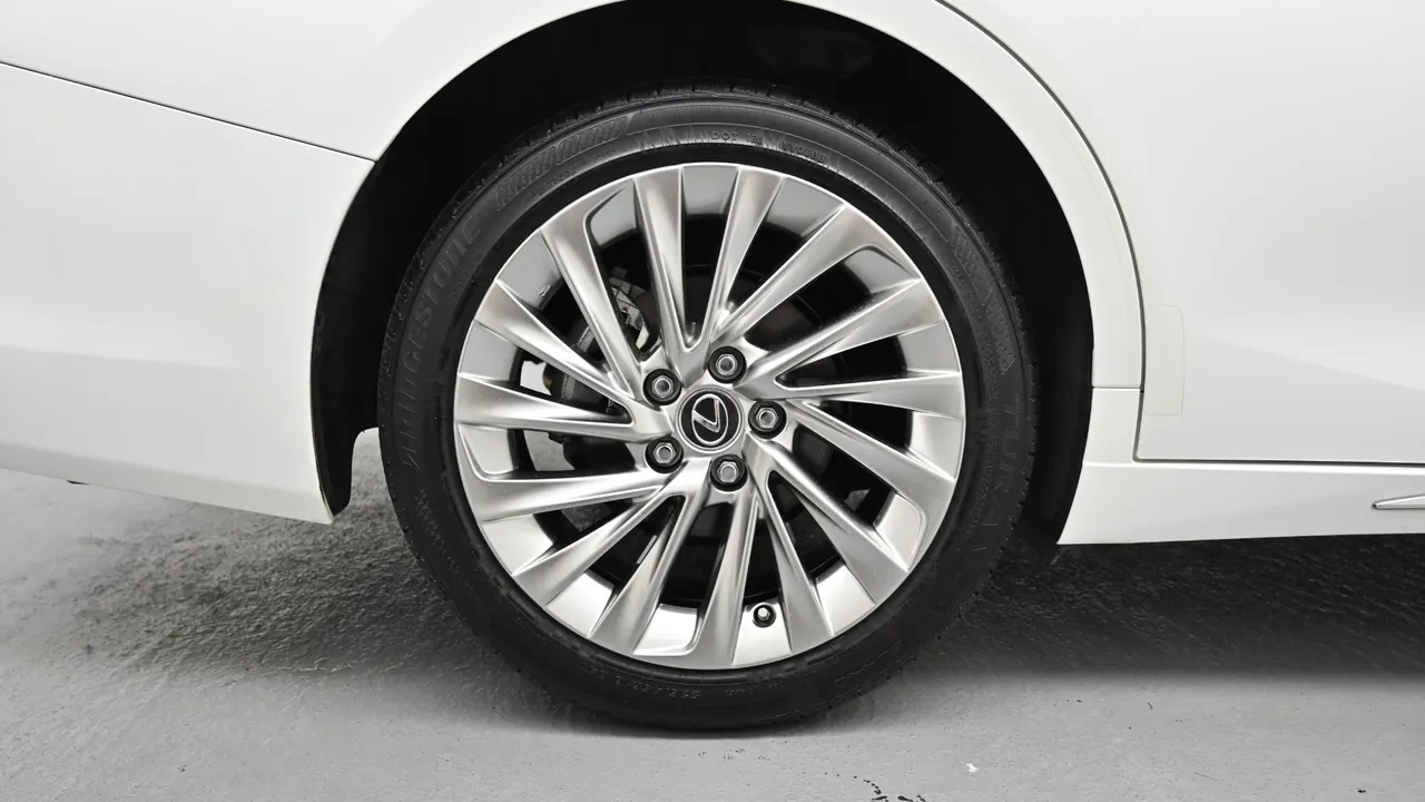 Lexus ES — miniaturë 5
