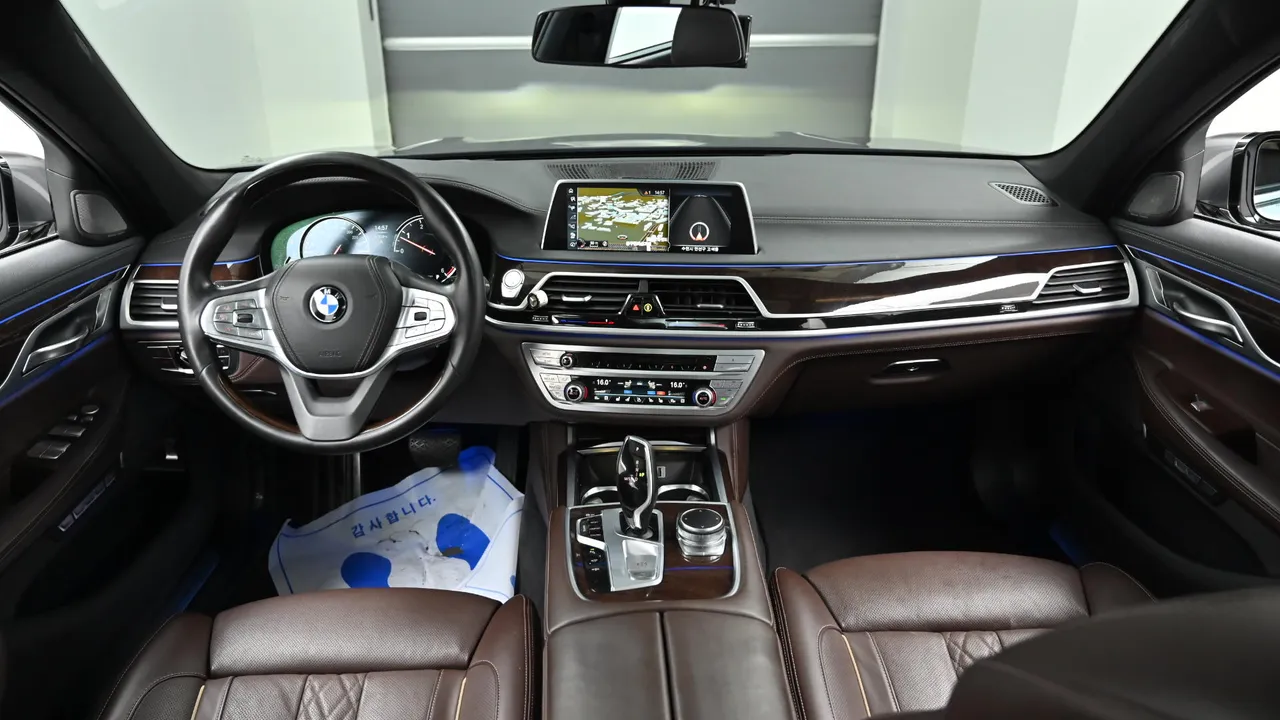 BMW 7er — miniaturë 7