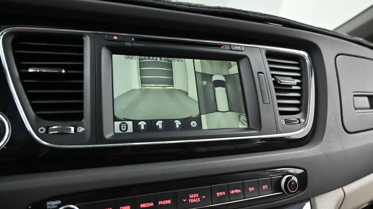 Kia Carnival — miniaturë 15