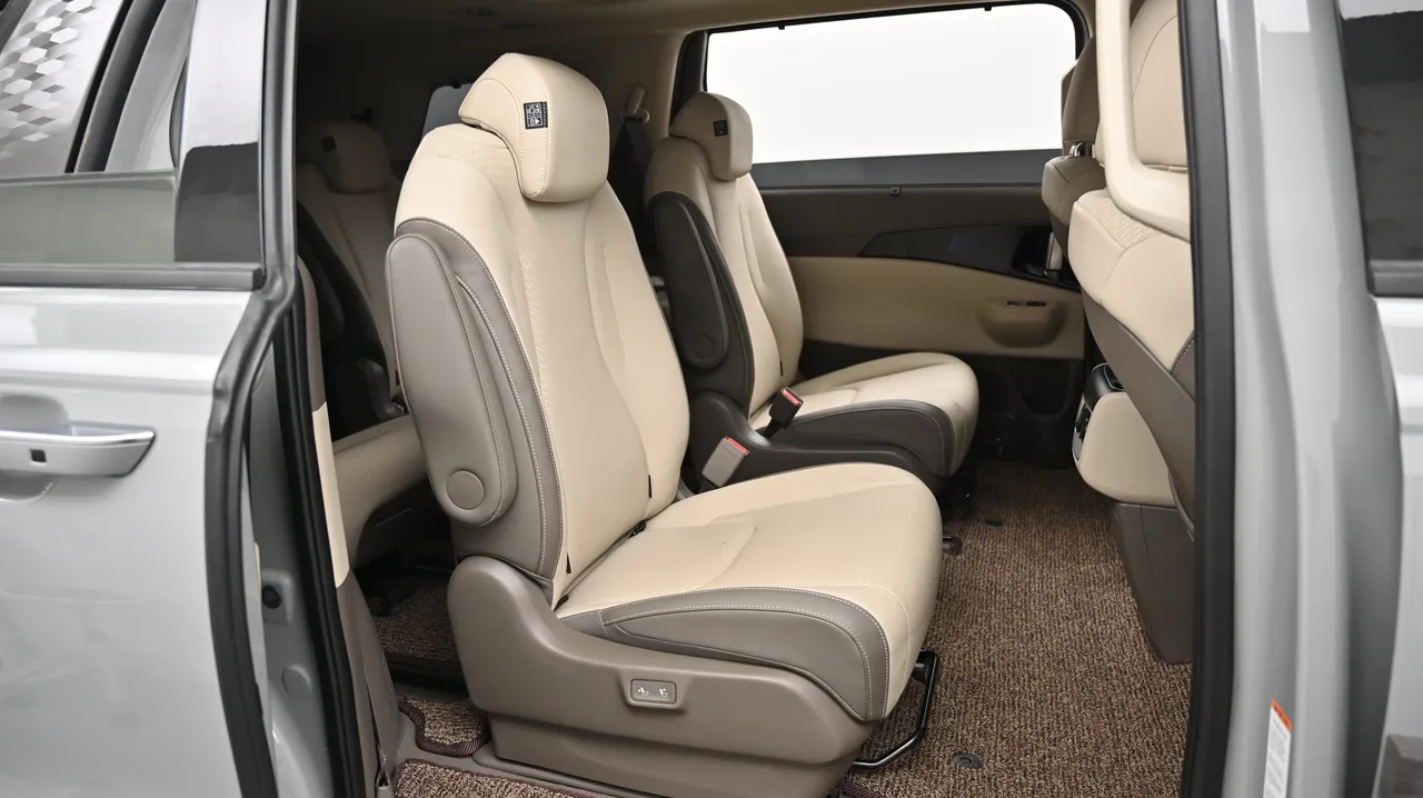 Kia Carnival — miniaturë 12