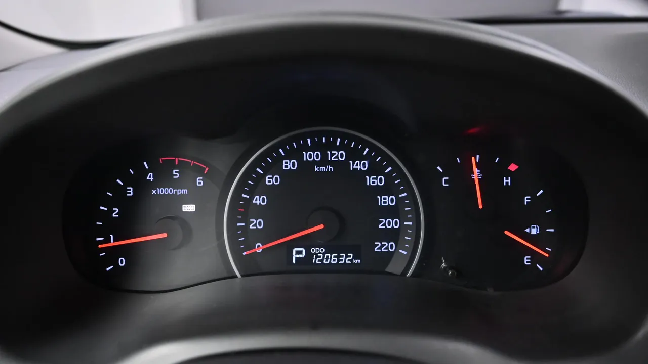 Kia Carnival — miniaturë 8