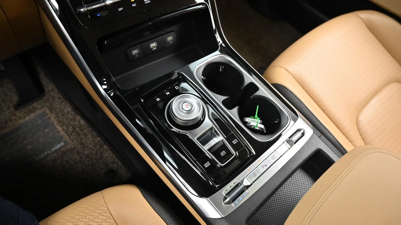 Kia Carnival — miniaturë 9