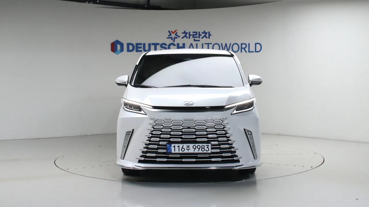 Lexus LM — miniaturë 3