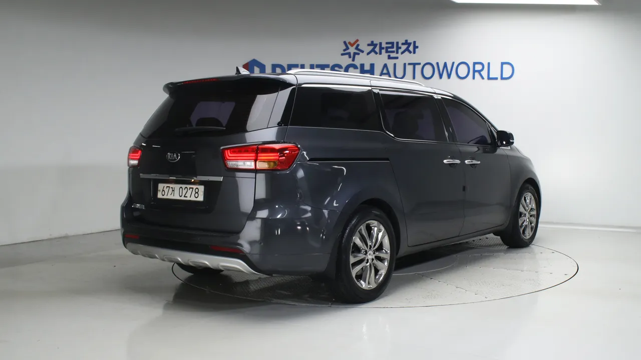 Kia Carnival — miniaturë 2
