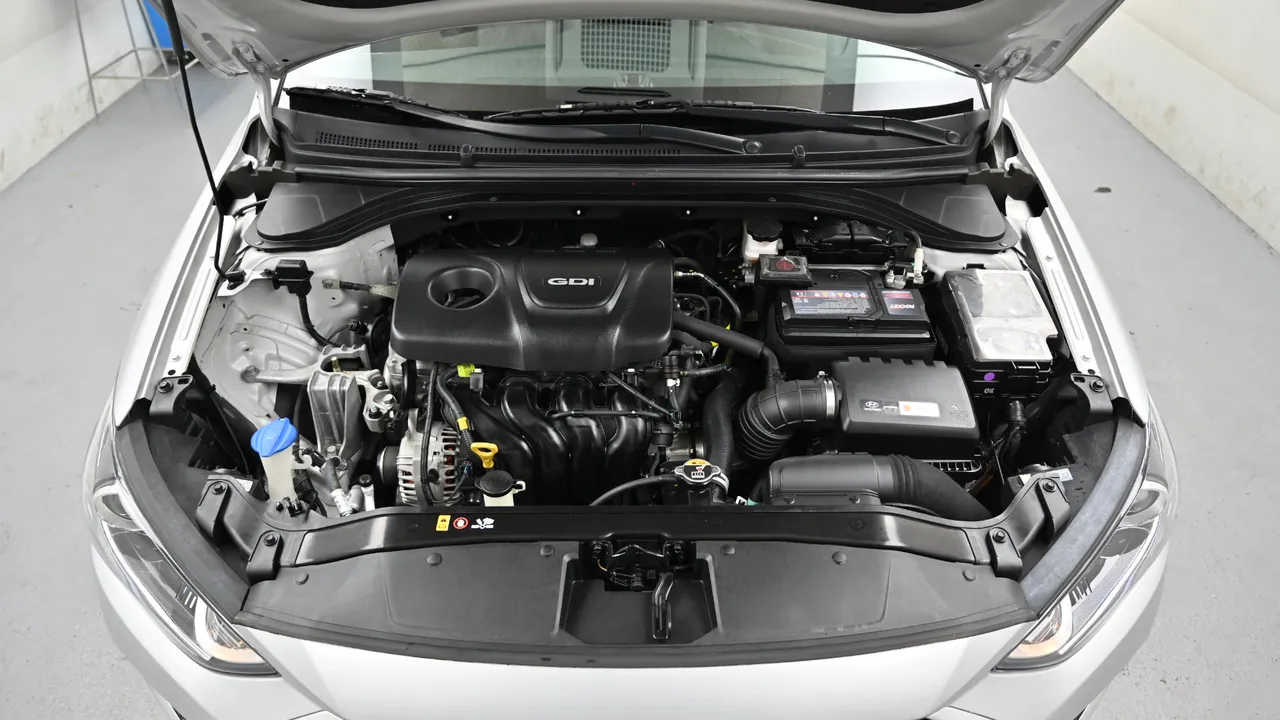 Hyundai Avante — miniaturë 6